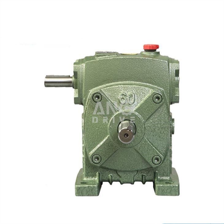 Reductor pentru macara